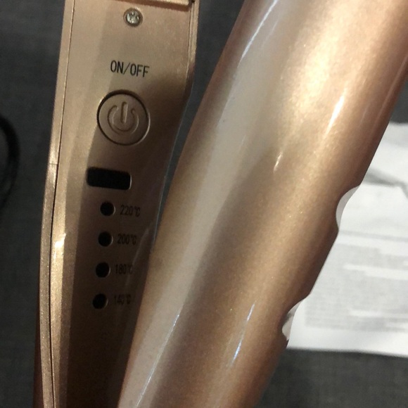 All in one styling iron - Picture 3 of 5